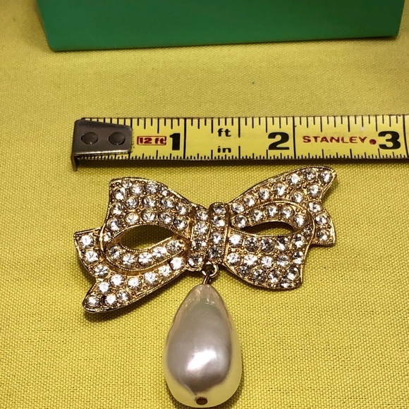 Vintage Brooch Rhinestone & Faux Pearl Drop - Picture 8 of 12